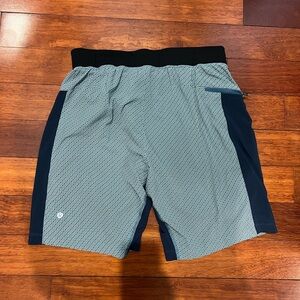 Lululemon T.H.E Short 9” w/ Liner Blue Print Sz. L